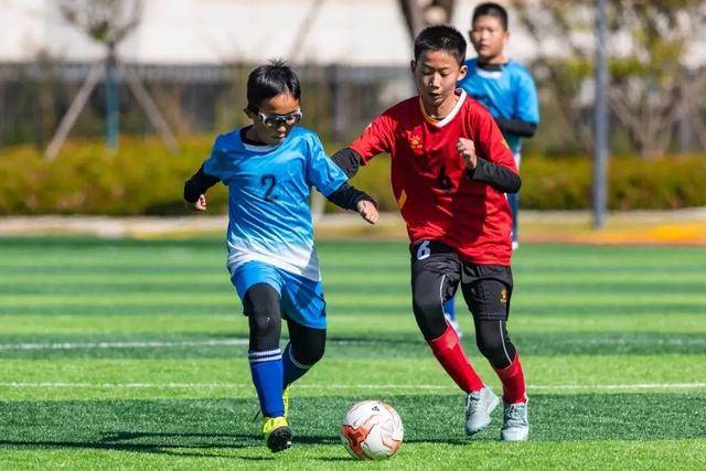 意甲-奇克梅开二度吉鲁失点 AC米兰2-2博洛尼亚